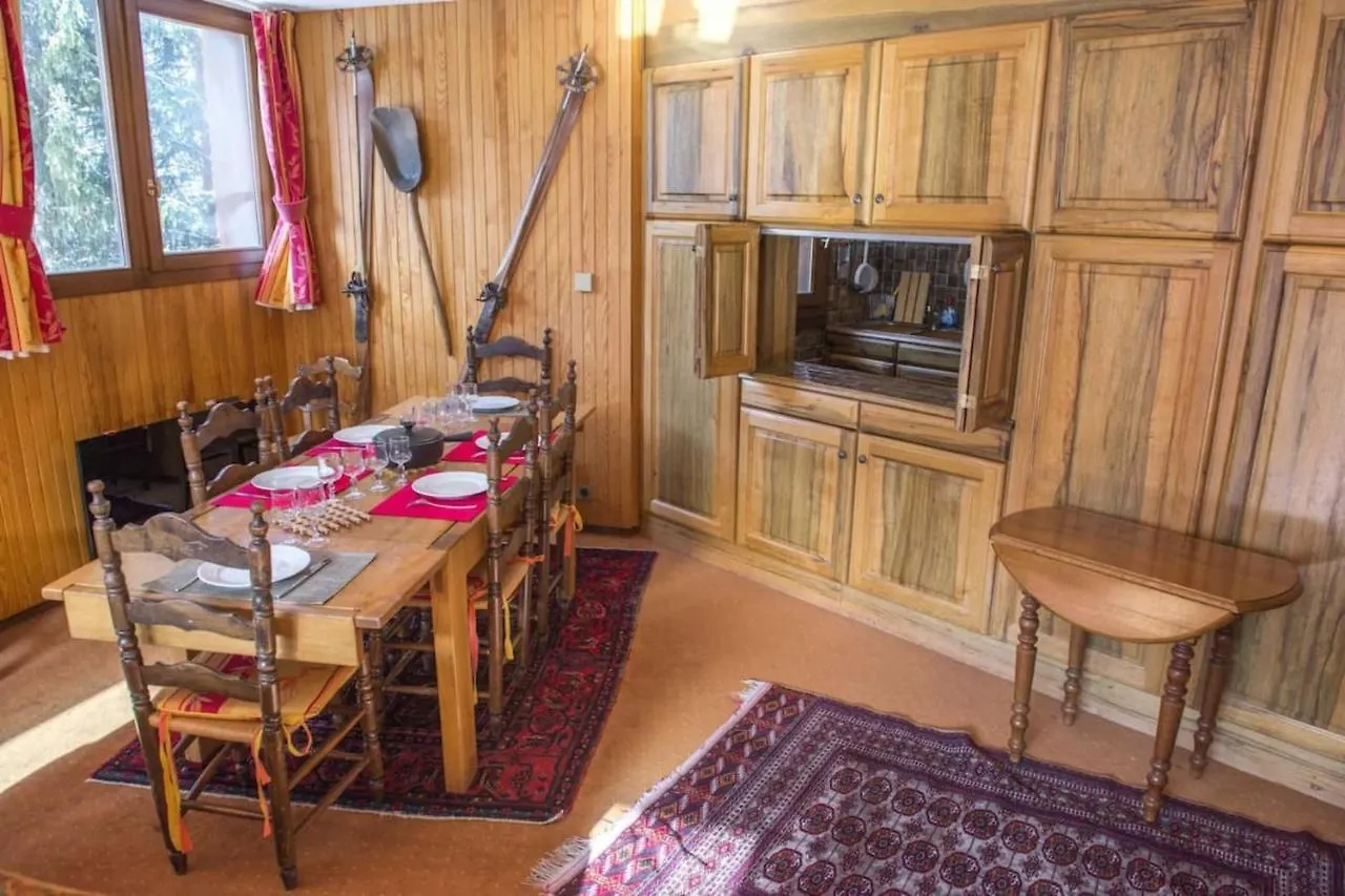 Charming Ski Apartment In Courchevel 1850