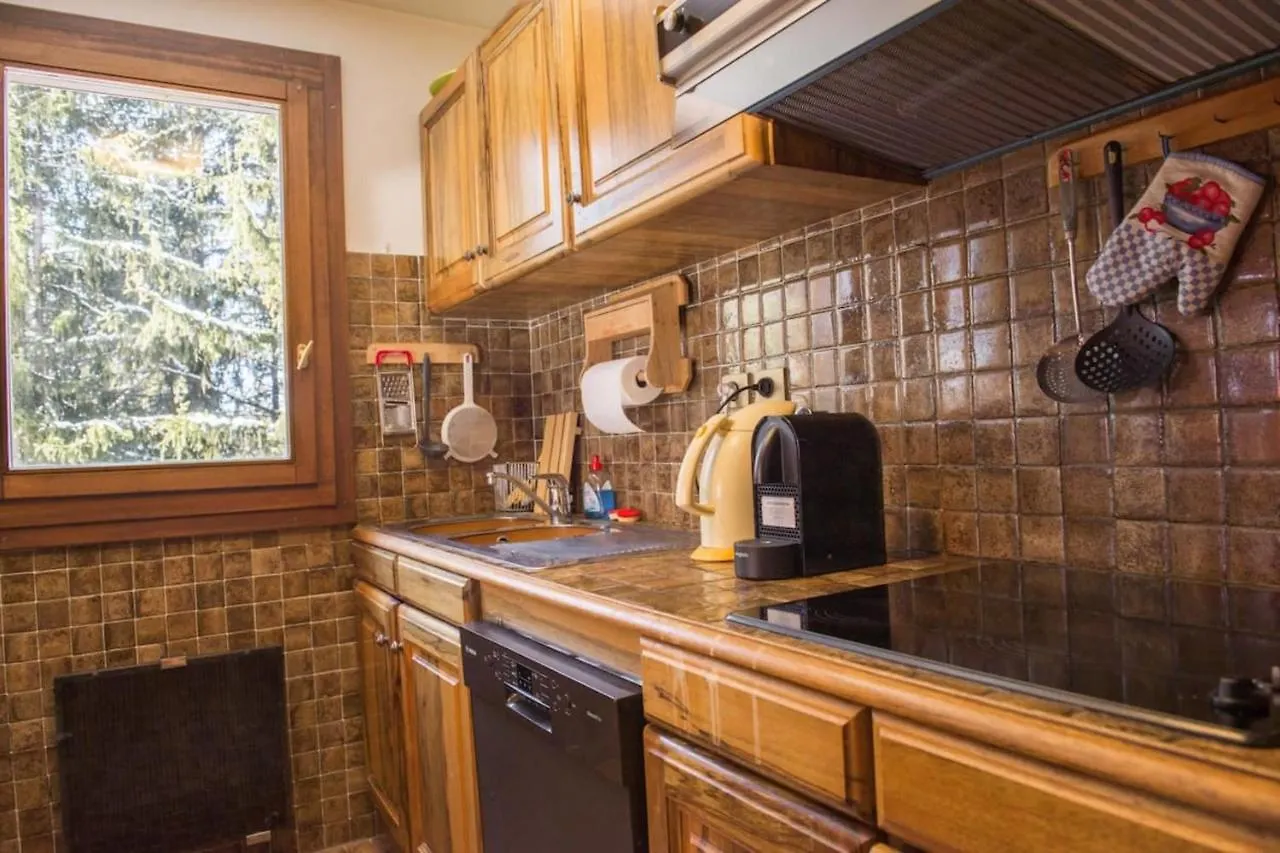 Charming Ski Apartment In Courchevel 1850