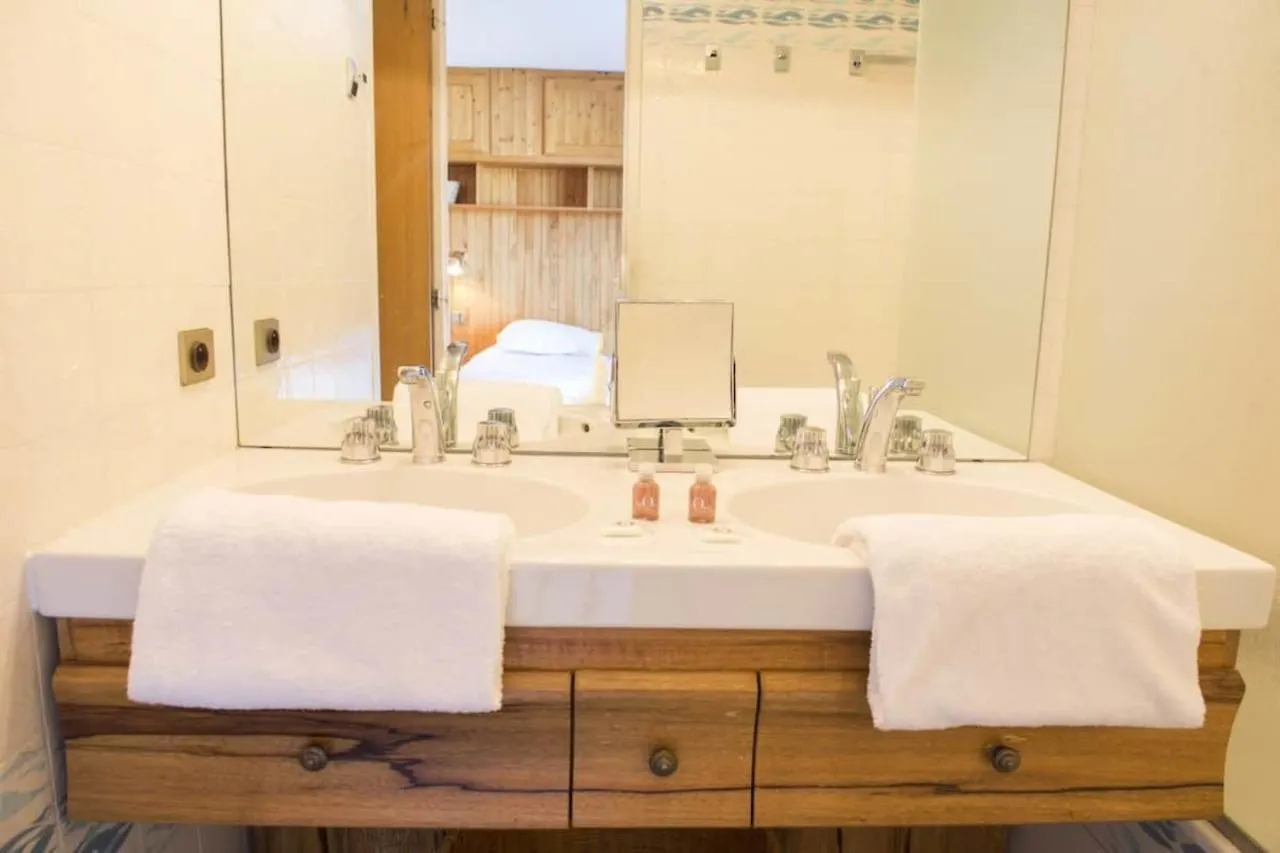 Charming Ski Apartment In Courchevel 1850 France