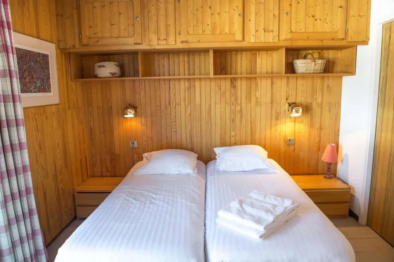 Charming Ski Apartment In Courchevel 1850